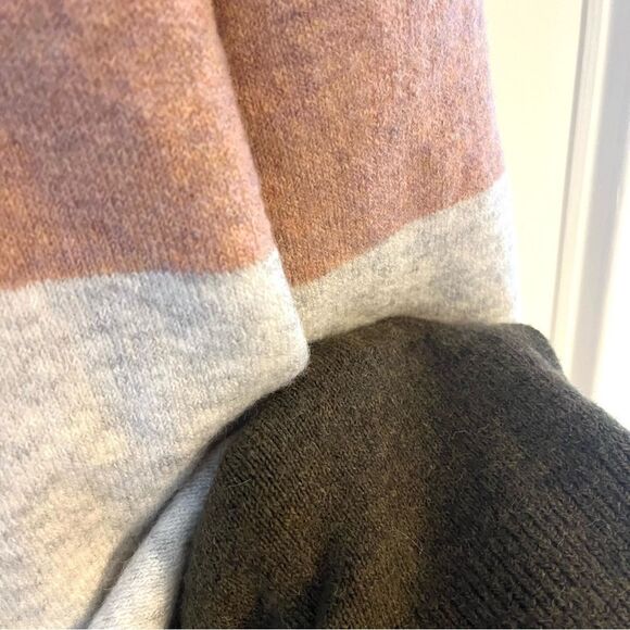 Madewell Kent Colorblock Cardigan in cozy Alpaca Yarn, Gray Pink Green NWOT - Picture 6 of 9